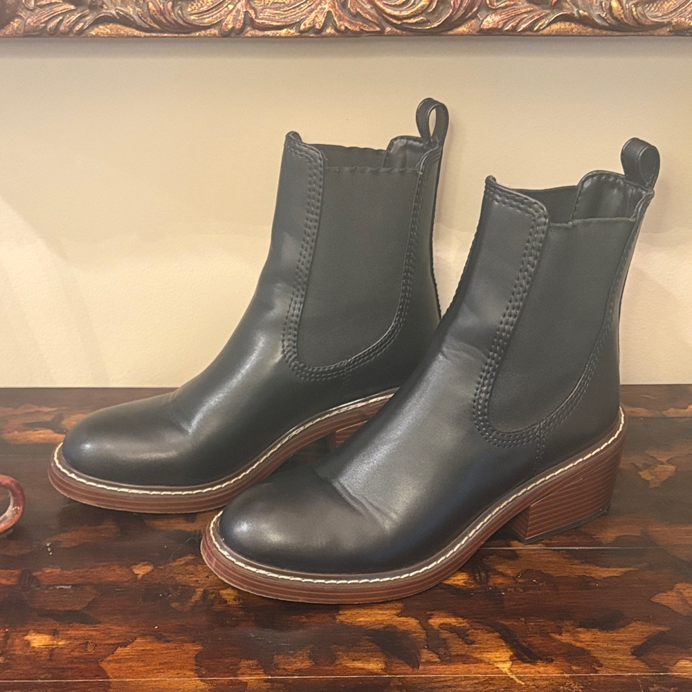Steve Madden Laurely Chelsea Ankle Boots-Black Like New